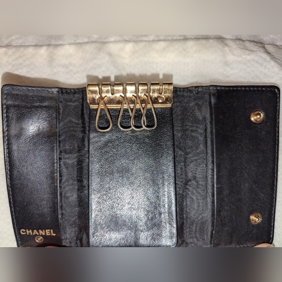 CHANEL Caviar Skin Coco Mark 4 Rings Key Case Key Holder Black GUC - Picture 10 of 10